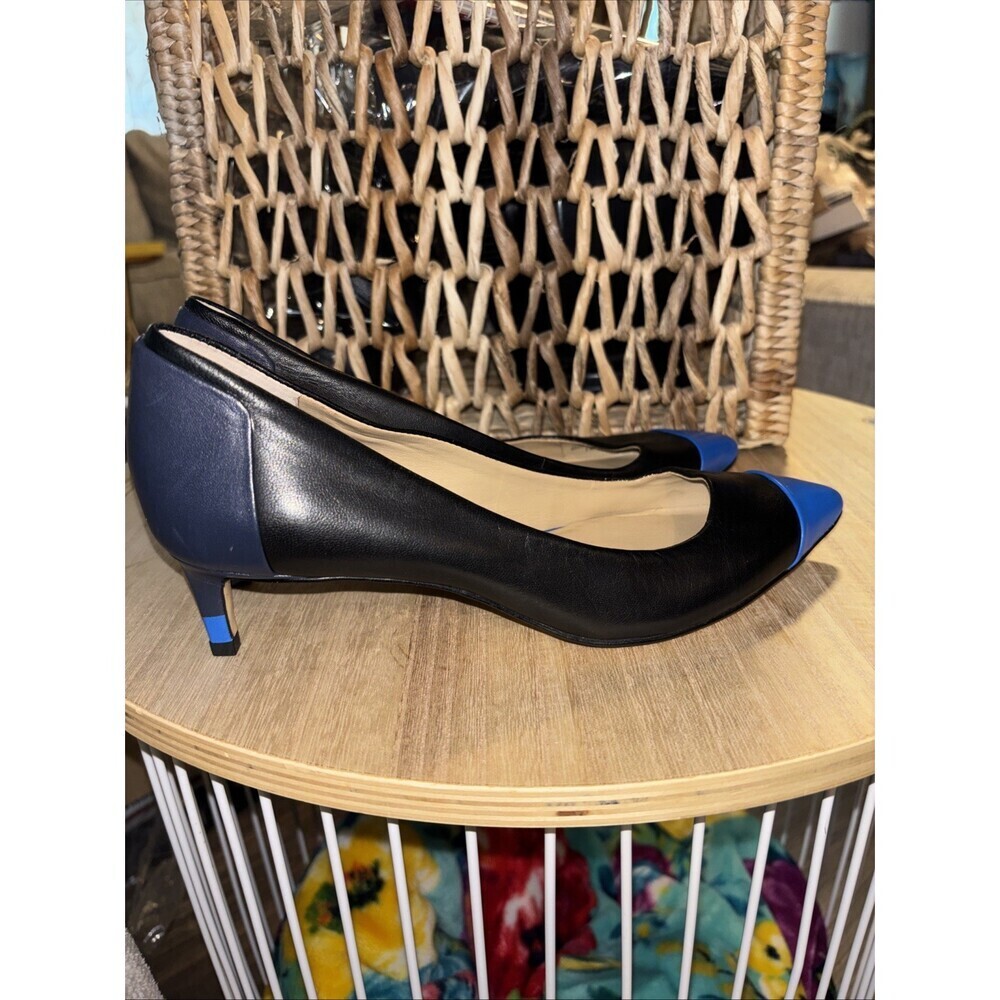 7 M Ann Taylor leather Pointed Toe Two Tone Blue Black Pump Heels - Picture 1 of 5
